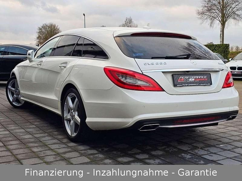 Gebraucht Mercedes CLS500 AMG 408 PS (300 kW) 2013 Diamant weiss (designo) Kombi