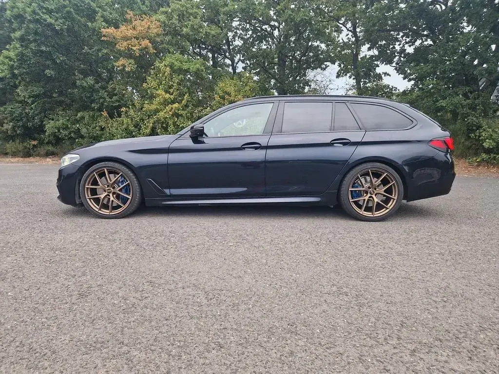 Gebraucht BMW M550 Performance 400 PS (294 kW) 2019 Schwarz Limousine