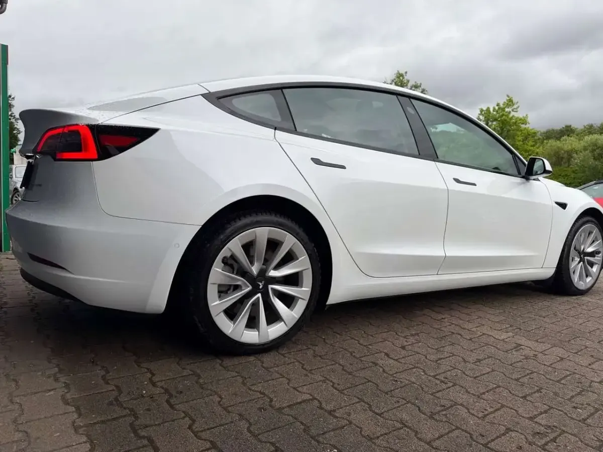 Gebraucht Tesla Model 3 324 kW (441 PS) 2022 Weiß Limousine