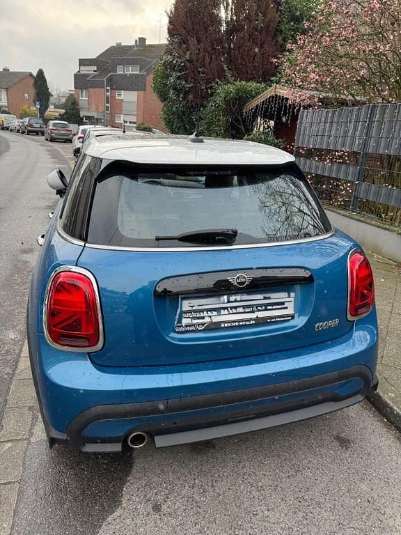 Używany Mini Cooper Essential 136 KM (100 kW) 2022 Niebieski Hatchback