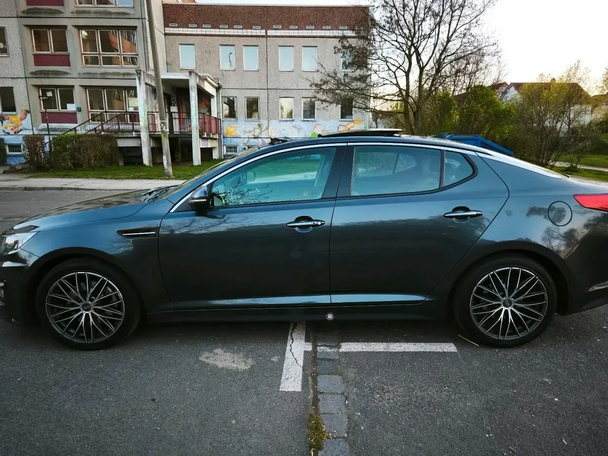 Gebraucht Kia Optima 136 PS (100 kW) 2012 Braun Limousine