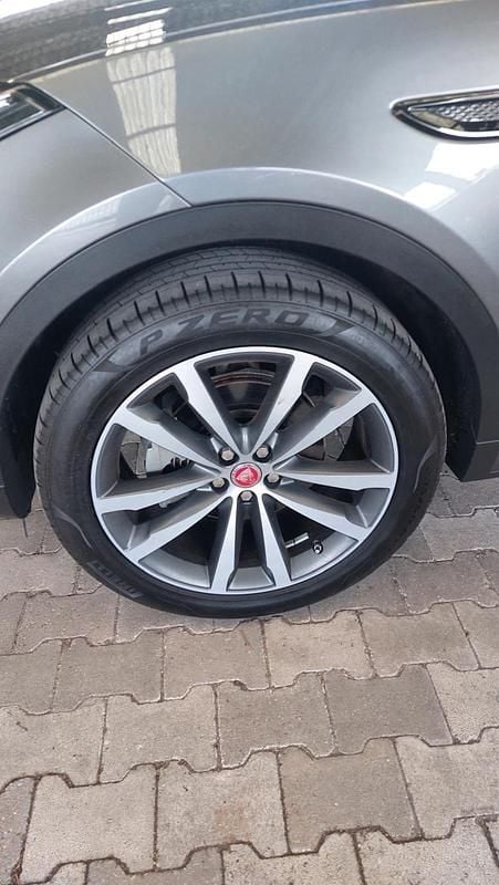 Gebraucht Jaguar E-Pace Chequered Flag 179 PS (131 kW) 2020 Grau SUV