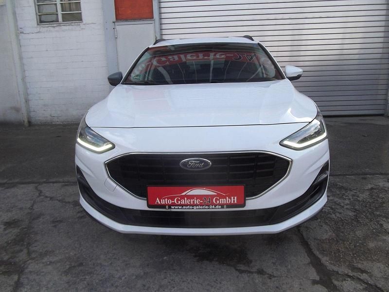 Gebraucht Ford Focus Cool & Connect 120 PS (88 kW) 2022 Weiß Kombi