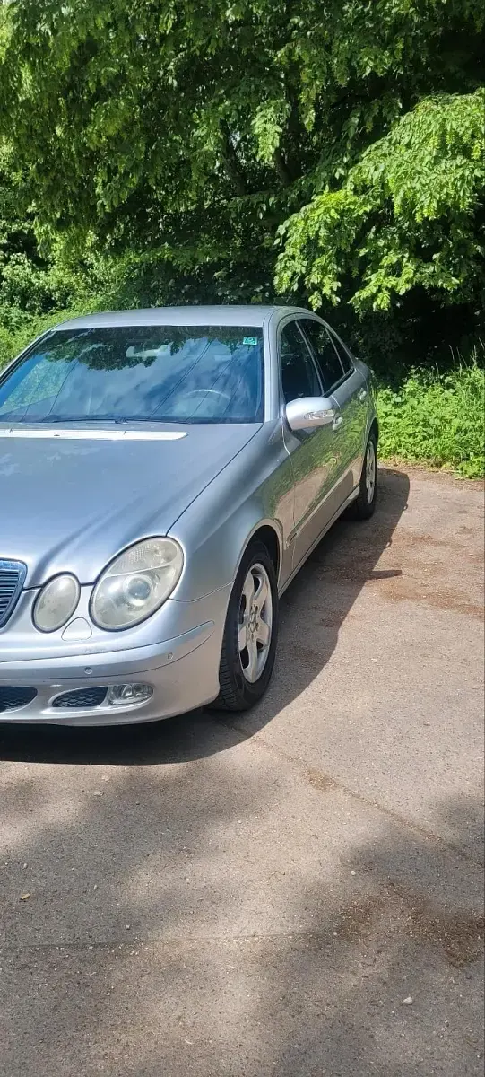 Gebraucht Mercedes E320 224 PS (164 kW) 2003 Silber Limousine