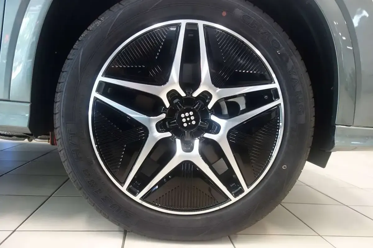 Neu DFSK Fengon 102 PS (75 kW) 2026 Grün SUV