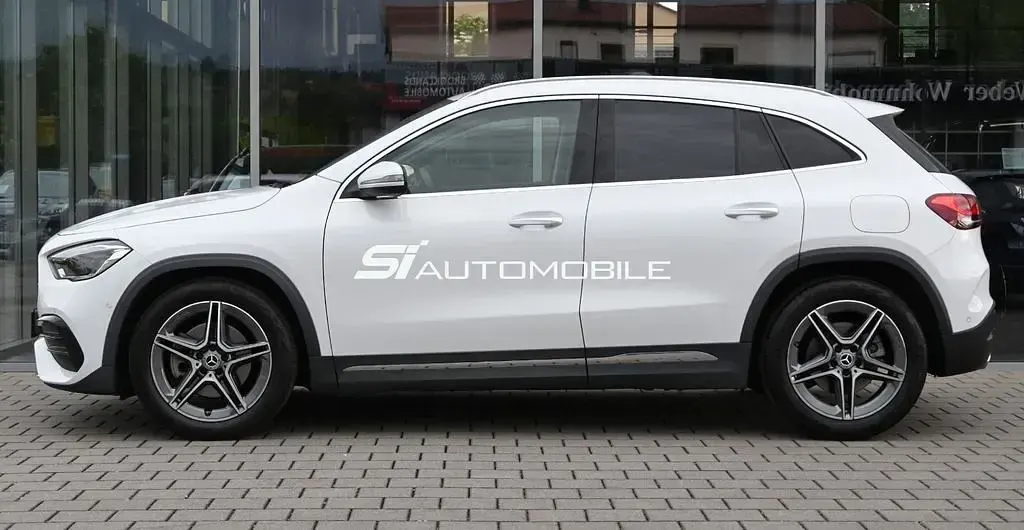 Gebraucht Mercedes GLA250 AMG line 224 PS (164 kW) 2023 Digitalweiss  metalliclack SUV