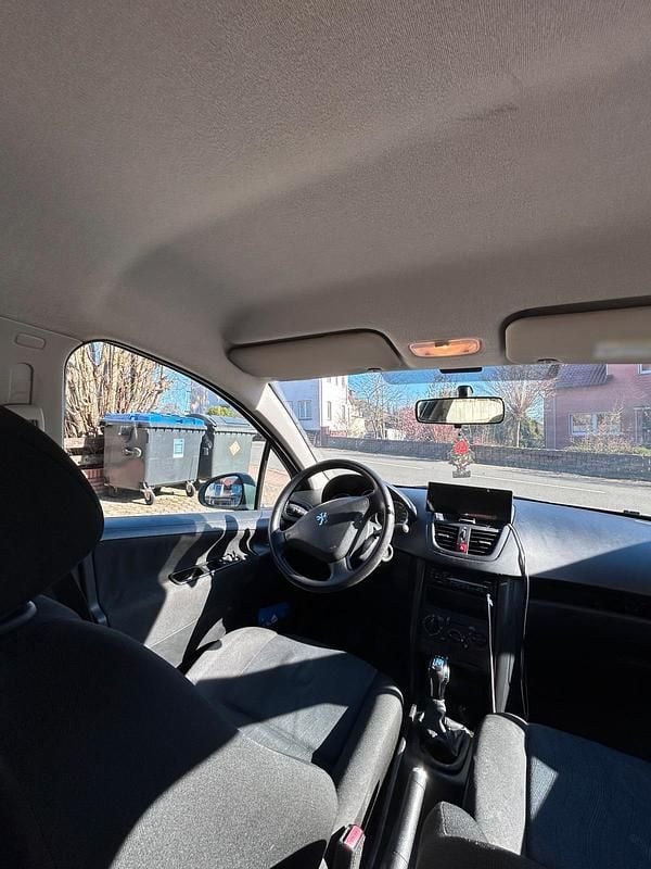 Gebraucht Peugeot 207 73 PS (53 kW) 2009 Silber Limousine