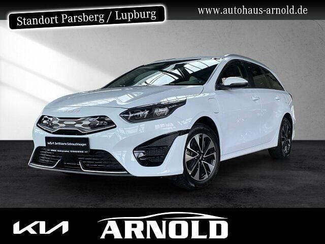 Weiß (cararraweiss) Gebraucht 2024 Kia Ceed Sportswagon Comfort Kombi | 21.880 € (Superpreis) - Bild 1/4
