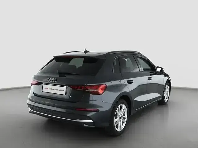 Gebraucht Audi A3 Ambiente 150 PS (110 kW) 2024 Grau Limousine