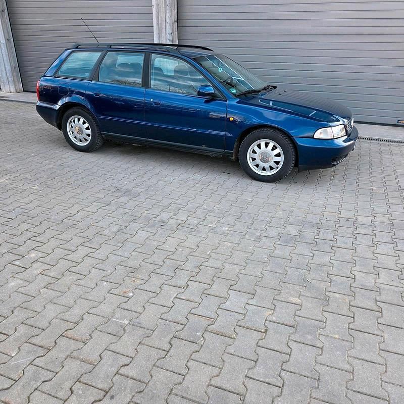 Brugt Audi A4 150 HK (110 kW) 1998 Blå Stationcar