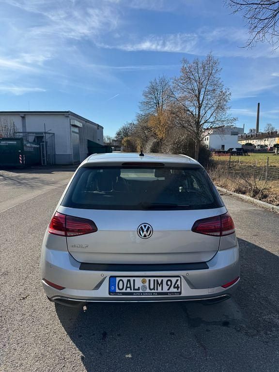 Gebraucht VW Golf VII Comfortline 116 PS (85 kW) 2019 Silber Limousine