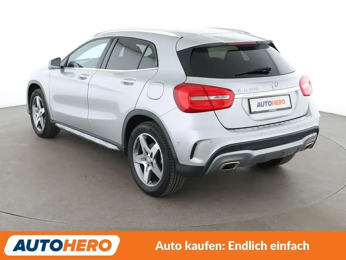 Gebraucht Mercedes GLA200 AMG line 156 PS (114 kW) 2017 Silber SUV