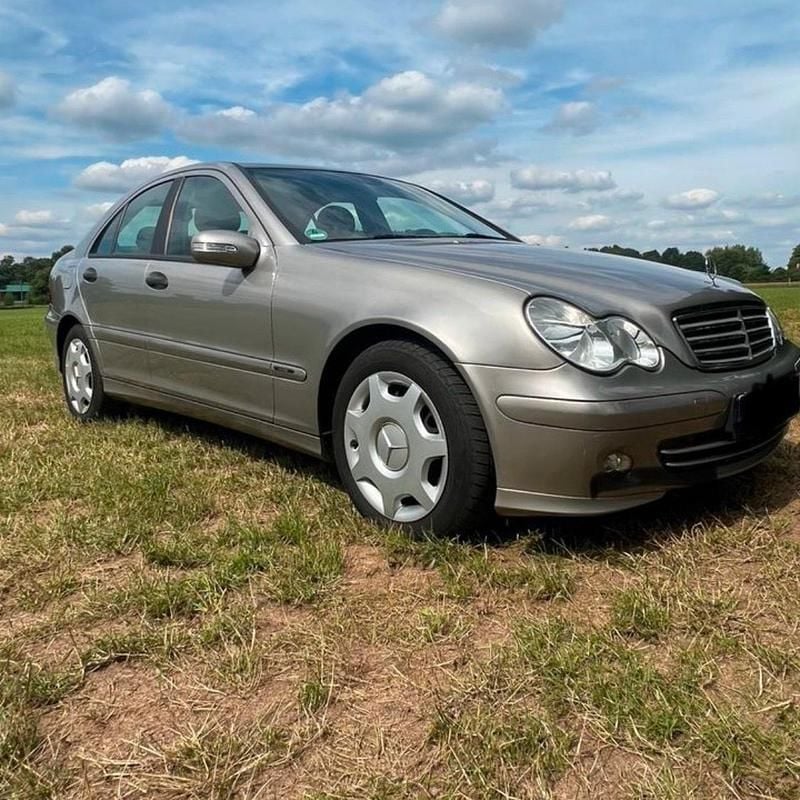 Gold Gebraucht 2005 Mercedes C200 Limousine | 1.899 € (Superpreis) - Bild 1/4