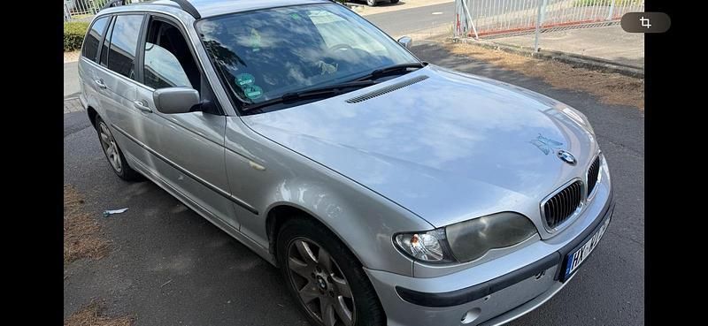 Silber Gebraucht 2002 BMW 320 Kombi | 950 € - Bild 1/4