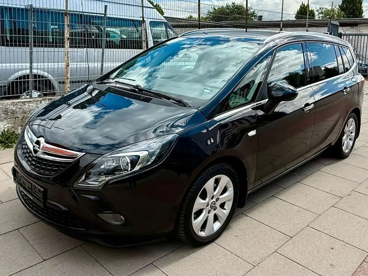 Gebraucht Opel Zafira Tourer Innovation 140 PS (102 kW) 2012 Graphitschwarz/carbon flash/mi Van / Kleinbus