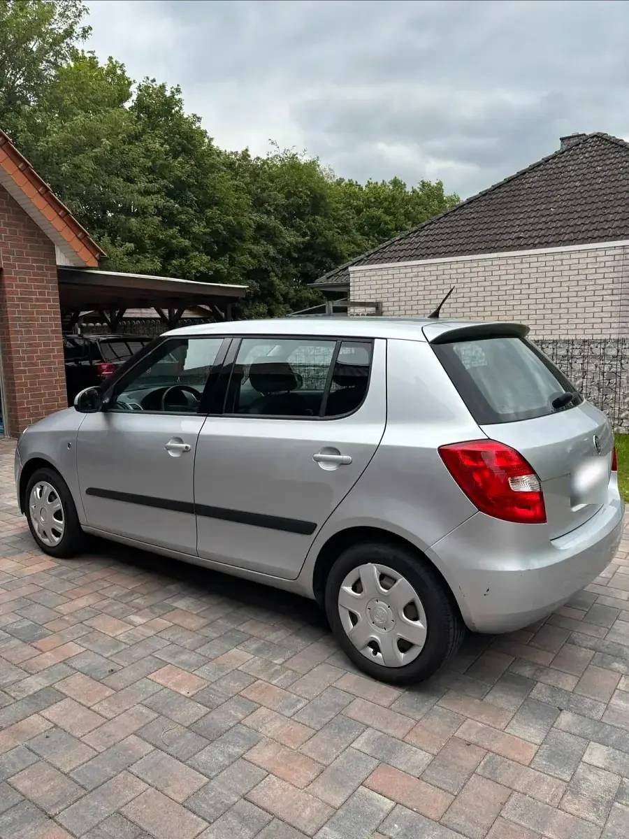 Gebraucht Skoda Fabia 85 PS (62 kW) 2009 Silber Limousine