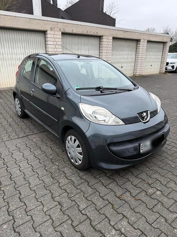 Gebraucht Peugeot 107 68 PS (50 kW) 2009 Kleinwagen