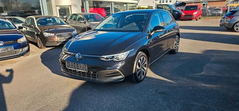 Gebraucht VW Golf VIII Active 116 PS (85 kW) 2023 Schwarz Limousine