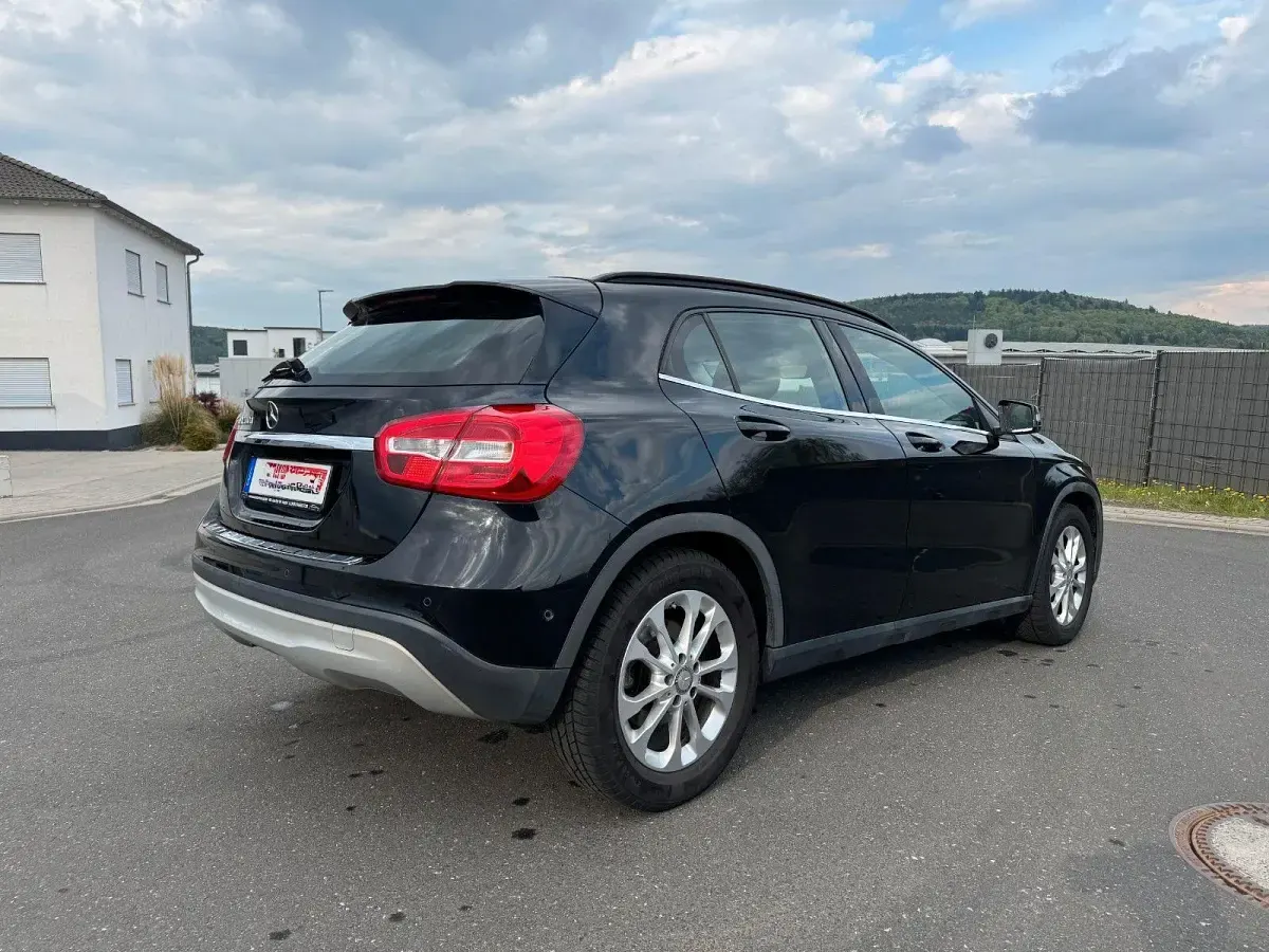 Gebraucht Mercedes GLA200 Style 136 PS (100 kW) 2016 Schwarz SUV