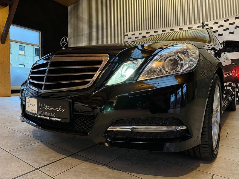 Gebraucht Mercedes E200 136 PS (100 kW) 2010 Schwarz Kombi