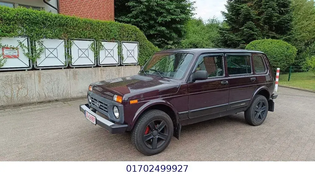 Gebraucht Lada Urban 83 PS (61 kW) 2019 Violett SUV