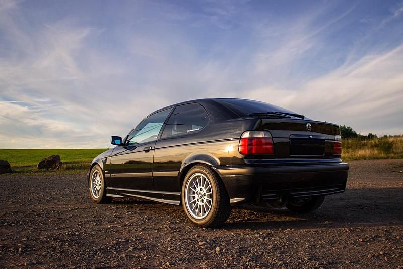 Gebraucht BMW 323 Compact 170 PS (125 kW) 1997 Schwarz Kleinwagen