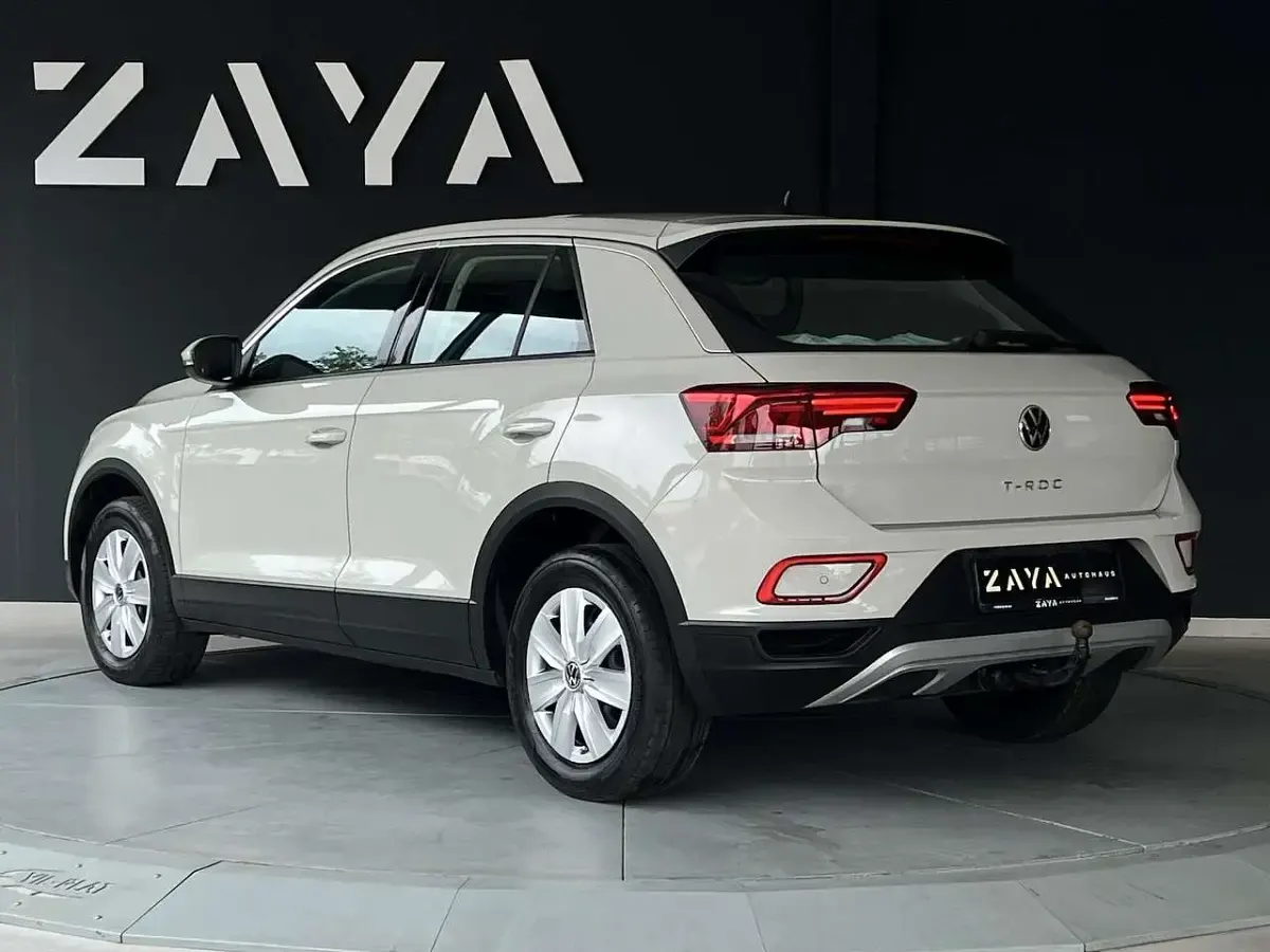 Gebraucht VW T-Roc 116 PS (85 kW) 2024 Ascotgrau SUV