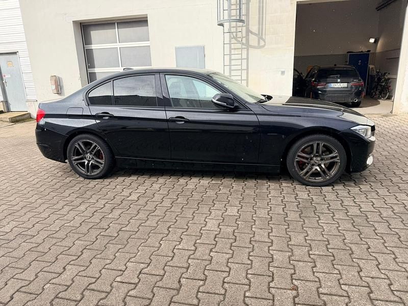 Gebraucht BMW 328 Basis 245 PS (180 kW) 2012 Schwarz Limousine