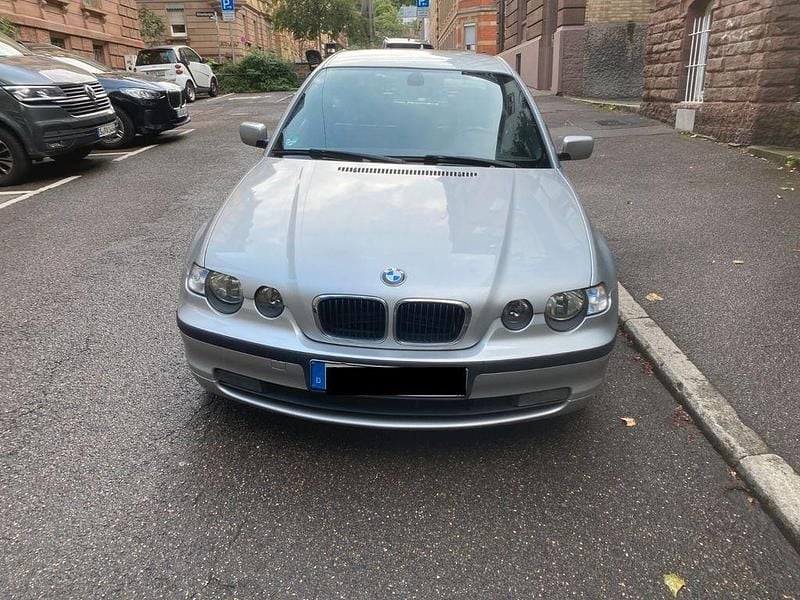 Grau Gebraucht 2003 BMW 318 Compact Kleinwagen | 600 € (Superpreis) - Bild 1/4