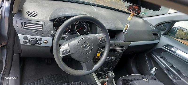 Gebraucht Opel Astra 90 PS (66 kW) 2005 Andere farben Kleinwagen