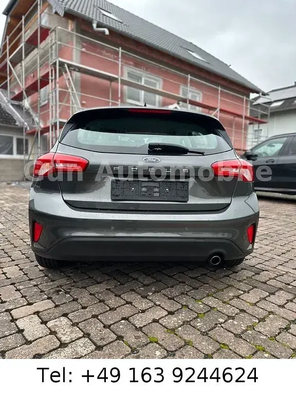 Gebraucht Ford Focus Titanium 150 PS (110 kW) 2021 Magneticgrau (metallic) Limousine
