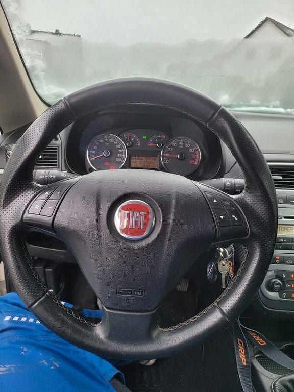 Gebraucht Fiat Punto Sport 95 PS (69 kW) 2009 Weiß Kleinwagen