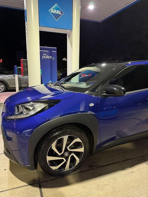 Gebraucht Toyota Aygo 72 PS (52 kW) 2023 Blau Kleinwagen
