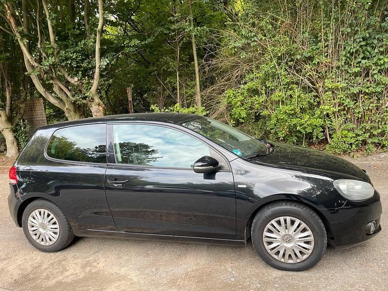 Schwarz Gebraucht 2012 VW Golf VI Limousine | 4.500 € (Guter Preis) - Bild 1/4