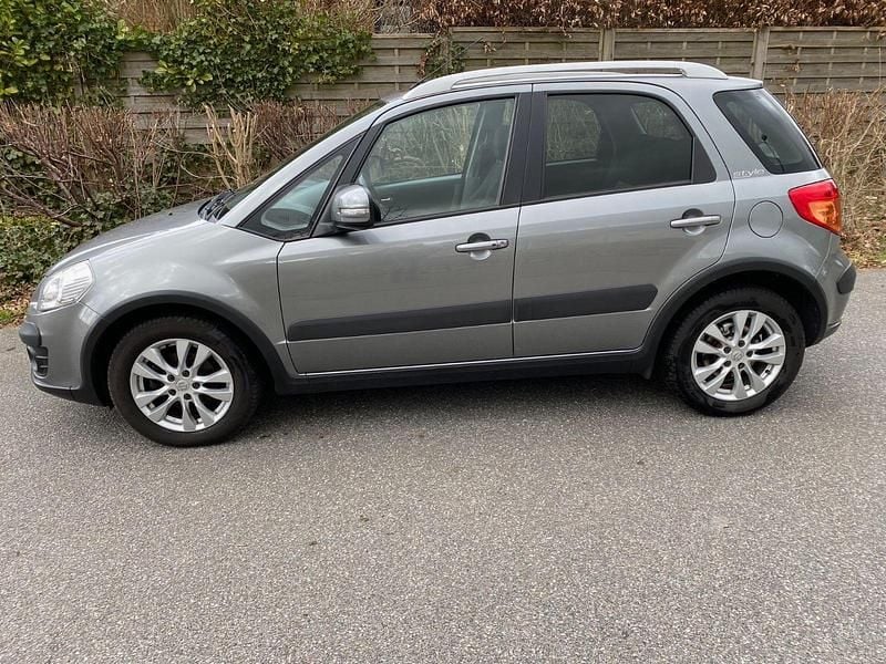 Gebraucht Suzuki SX4 Style 120 PS (88 kW) 2013 Grau Kleinwagen