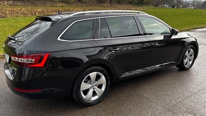 Gebraucht Skoda Superb 190 PS (139 kW) 2019 Schwarz Kombi