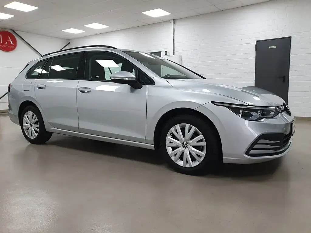 Gebraucht VW Golf VIII Life 131 PS (96 kW) 2023 Silber Kombi