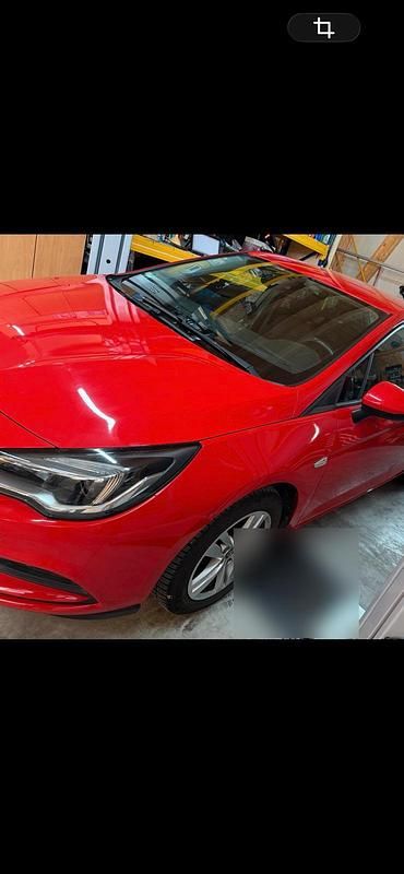 Gebraucht Opel Astra 125 PS (91 kW) 2017 Rot Limousine
