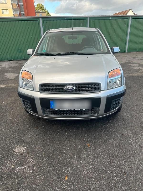Silber Gebraucht 2008 Ford Fusion Style Limousine | 2.000 € (Guter Preis) - Bild 1/4