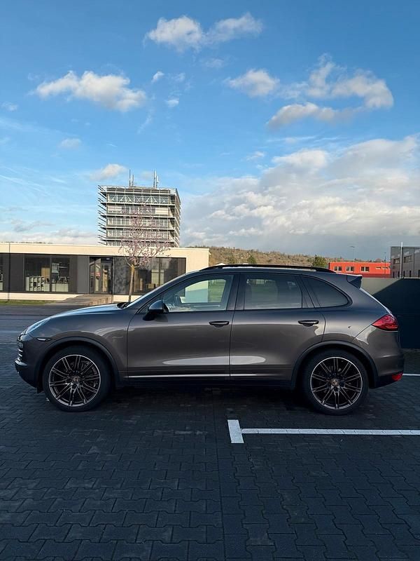 Gebraucht Porsche Cayenne 245 PS (180 kW) 2012 Braun SUV