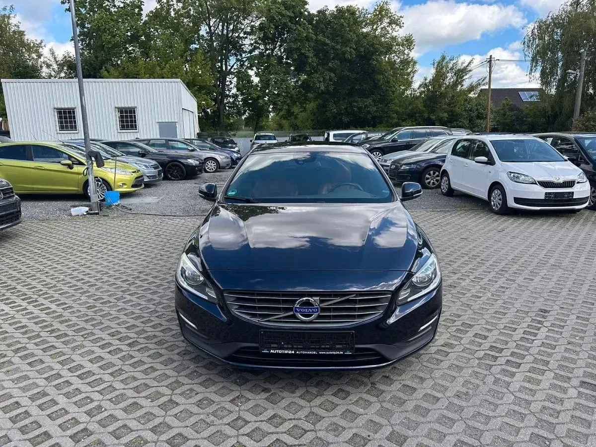 Gebraucht Volvo V60 150 PS (110 kW) 2017 Blau Kombi