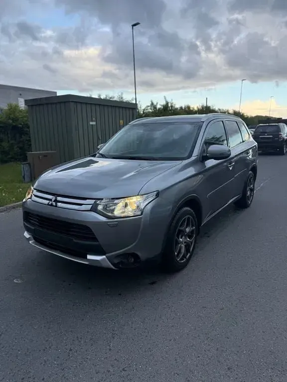 Gebraucht Mitsubishi Outlander Invite 150 PS (110 kW) 2014 Grau SUV
