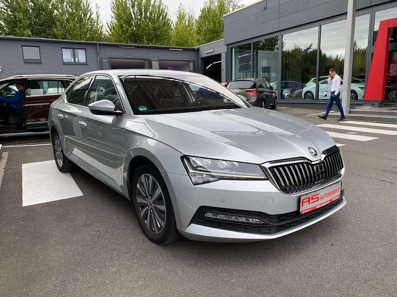 Gebraucht Skoda Superb Ambition 190 PS (139 kW) 2021 Silver (metallic) Limousine