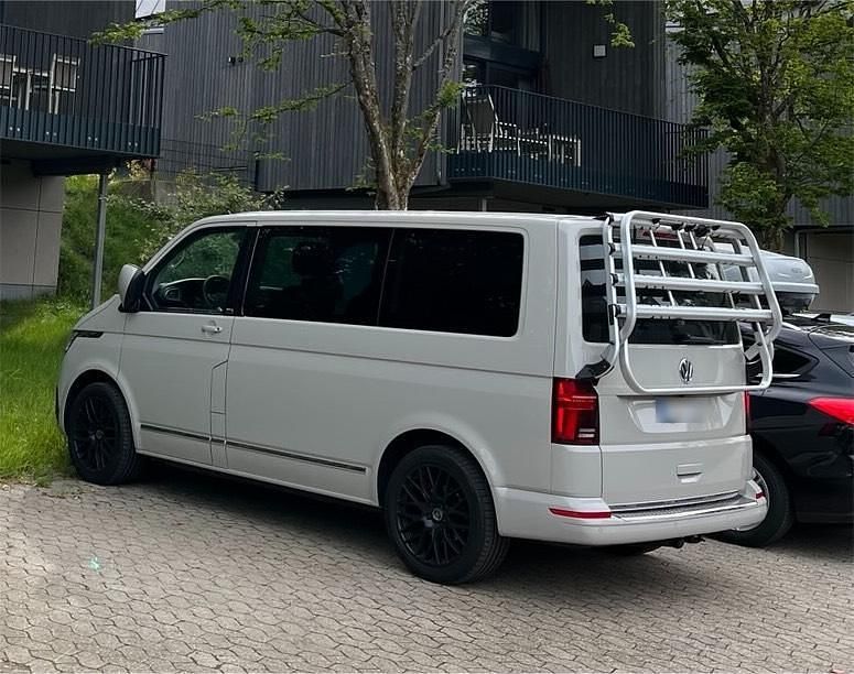 Second-hand VW Multivan Generation Six 150 CP (110 kW) 2022 Bej Monovolum
