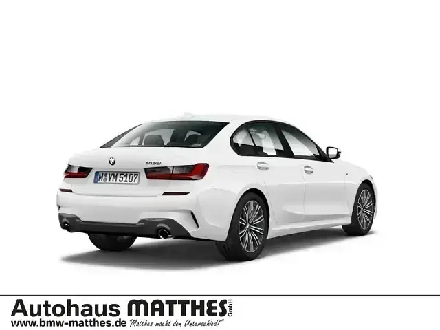 Gebraucht BMW 318 M Sport 150 PS (110 kW) 2019 Weiss Limousine