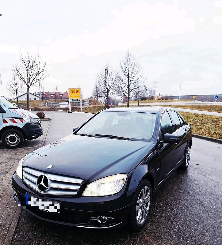 Schwarz Gebraucht 2009 Mercedes C250 Avantgarde Limousine | 5.800 € (Fairer Preis) - Bild 1/4