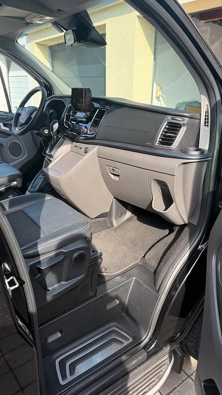 Gebraucht Ford Tourneo Active 131 PS (96 kW) 2022 Schwarz Van / Kleinbus