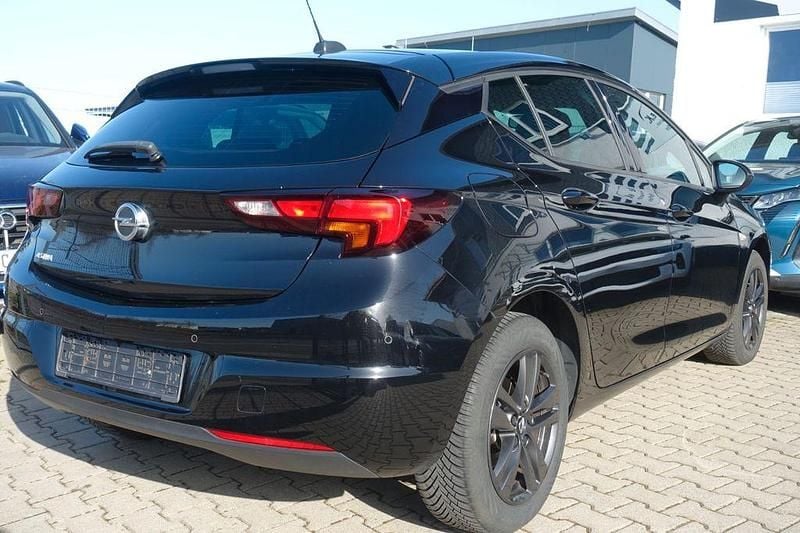 Gebraucht Opel Astra 105 PS (77 kW) 2020 Schwarz Limousine