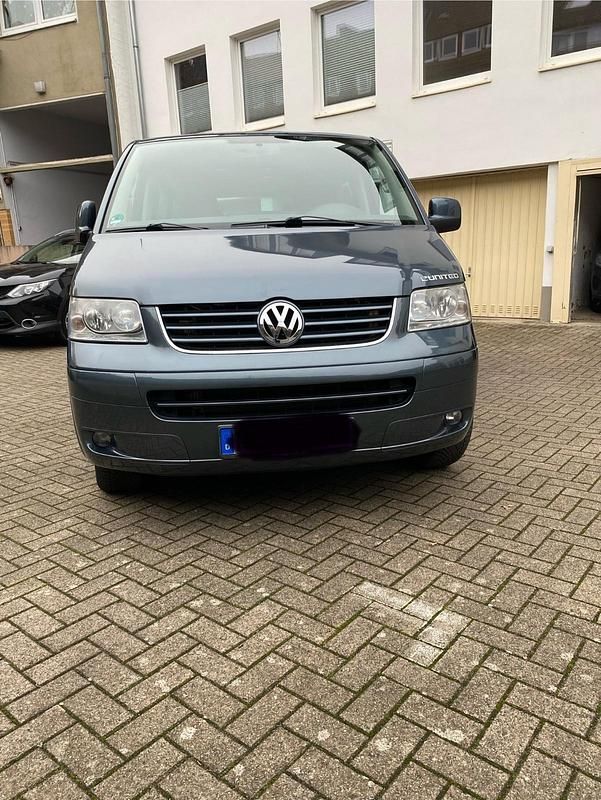 Grau Gebraucht 2009 VW Multivan United Van | 18.500 € (Guter Preis) - Bild 1/4