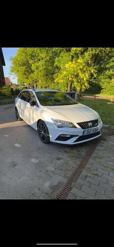 Weiß Gebraucht 2018 Cupra Leon Kombi | 13.700 € (Superpreis) - Bild 1/4